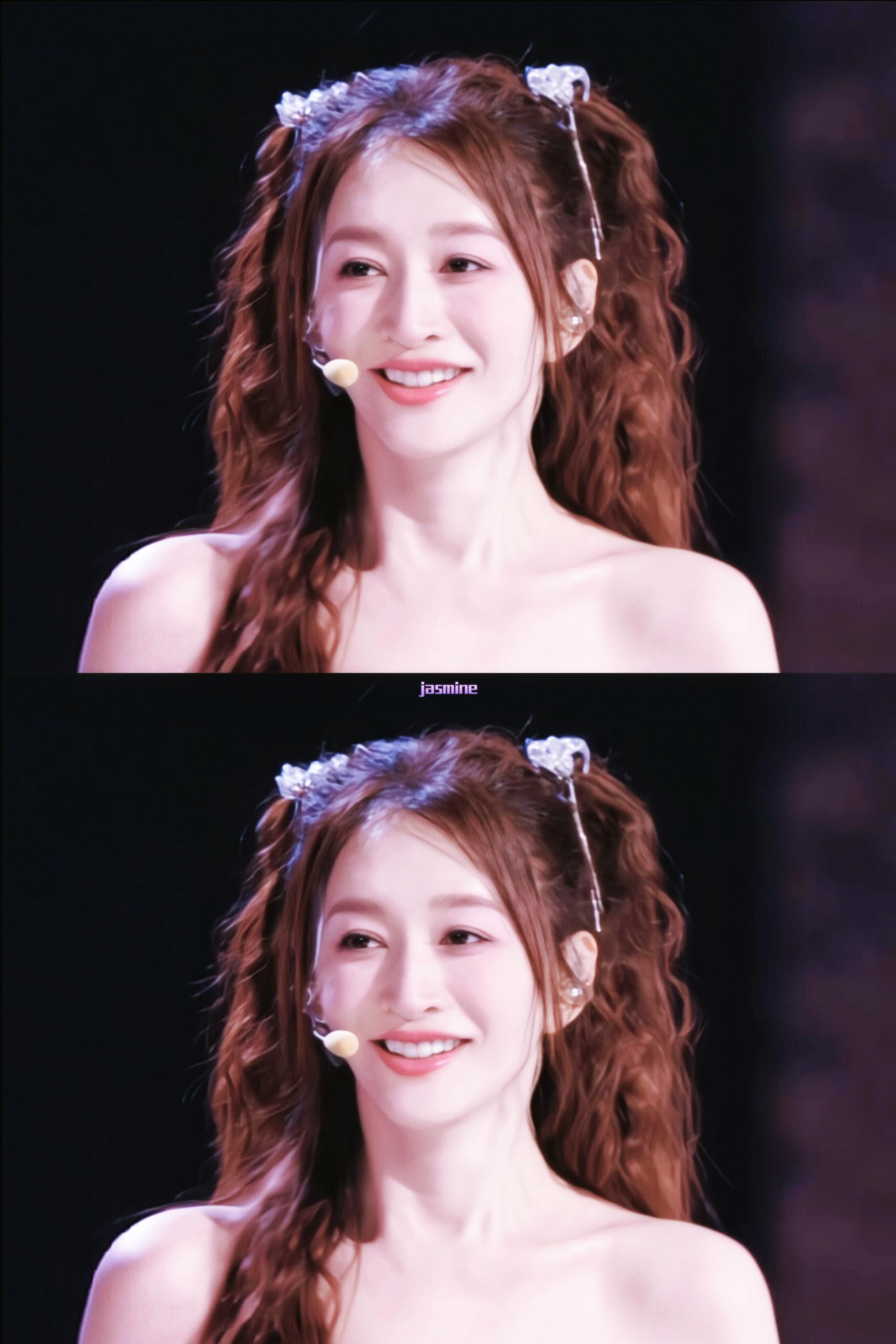 李小冉的正确打开方式她从不掩饰年龄，也不贩卖焦虑。李小冉的正确打开方式就是：我是