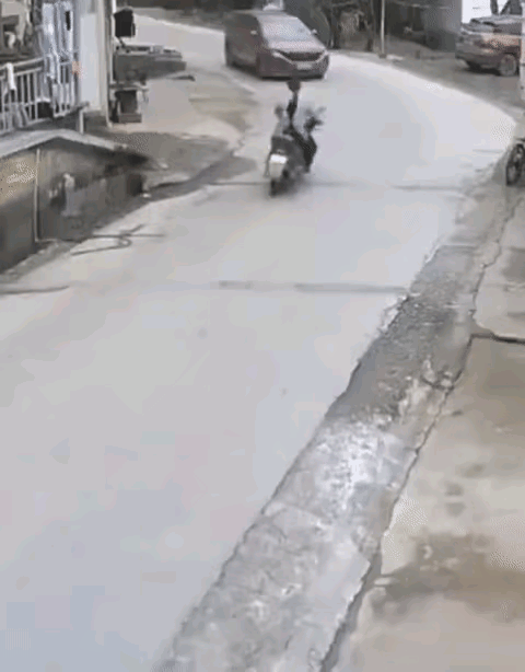 如果你是交警，该怎样给这起交通事故定责？？[呲牙][呲牙]