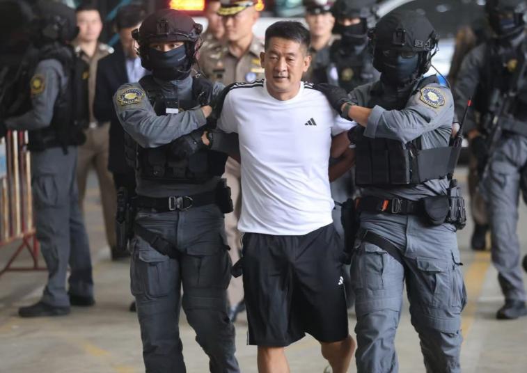 查的人越多，军队越危险？很多人看到军委反腐的雷霆手段，吓得直哆嗦，以为这是病入膏