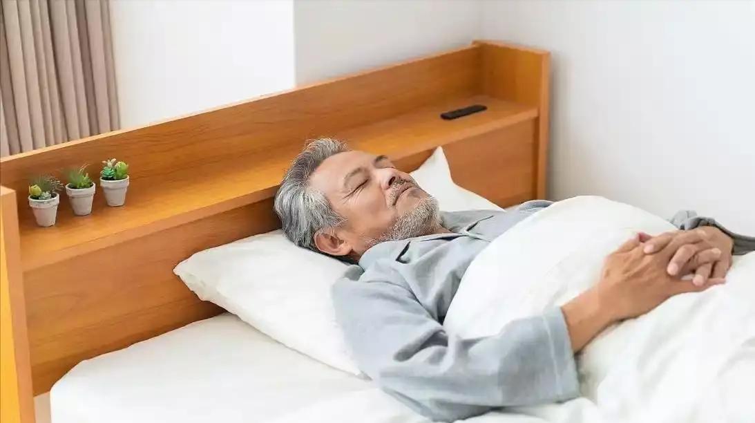 睡眠变化是衰老的显著信号

        人老不老，先看睡觉。这句话您可别不当