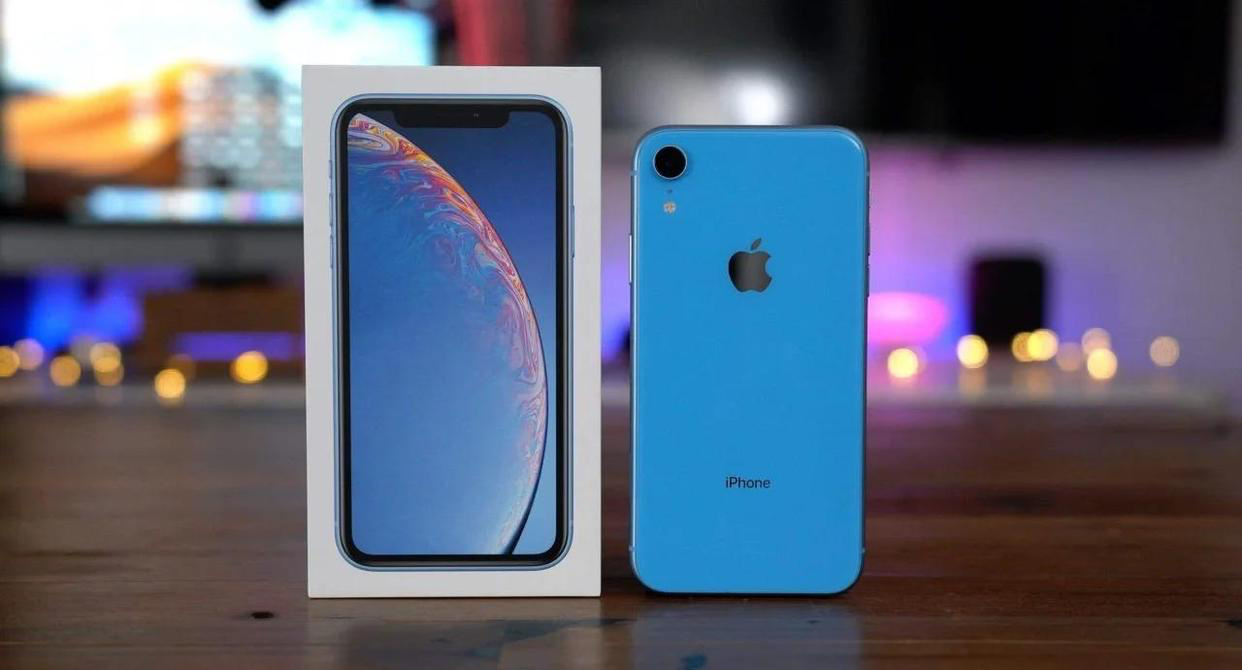 哪款iPhone可以封神那当然得是万物皆可爆改的iPhone XR啊，连今年外观