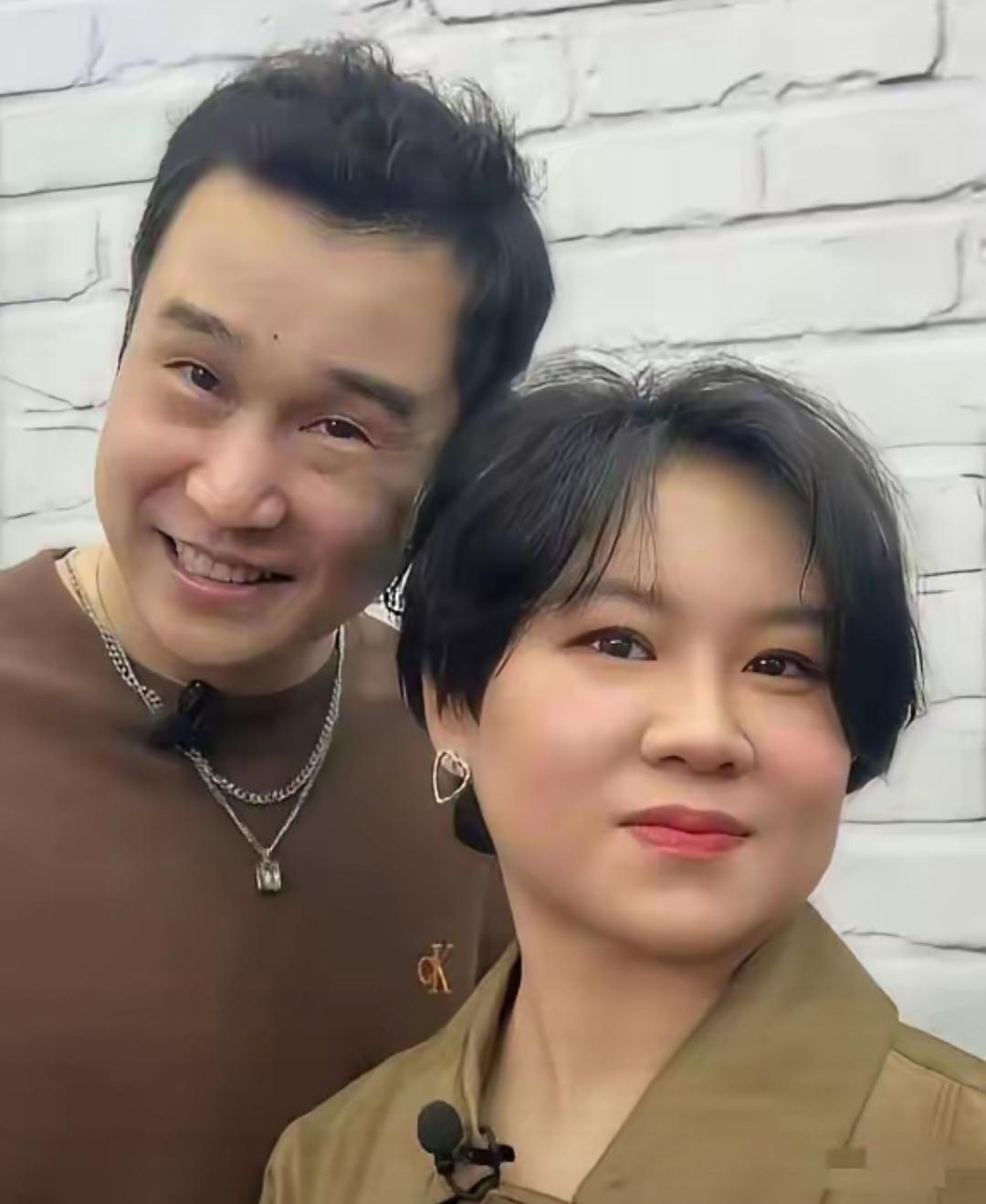 主持人问小沈阳：“你最火那会儿，想过换老婆不？”（哈哈，这样问谁敢乱回答）小沈阳