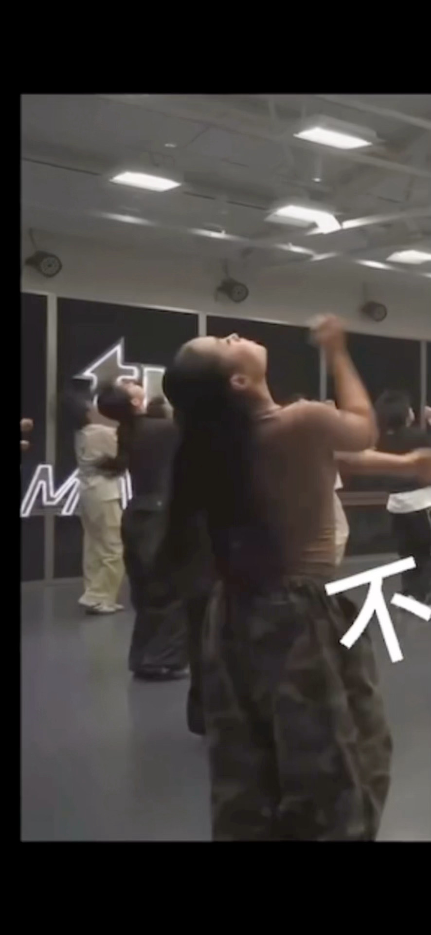 tg 最后一排跳舞的王橹杰 ​​​