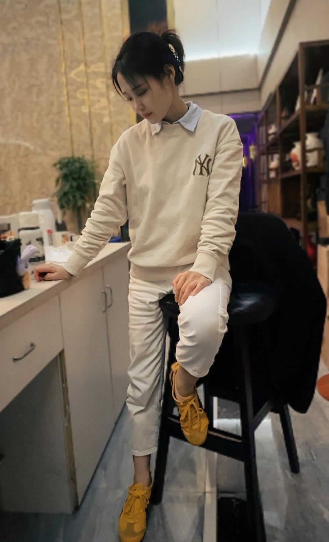 突然有点心寒   三十几岁了，连一个对我说：你想吃什么我给你买的人都没有