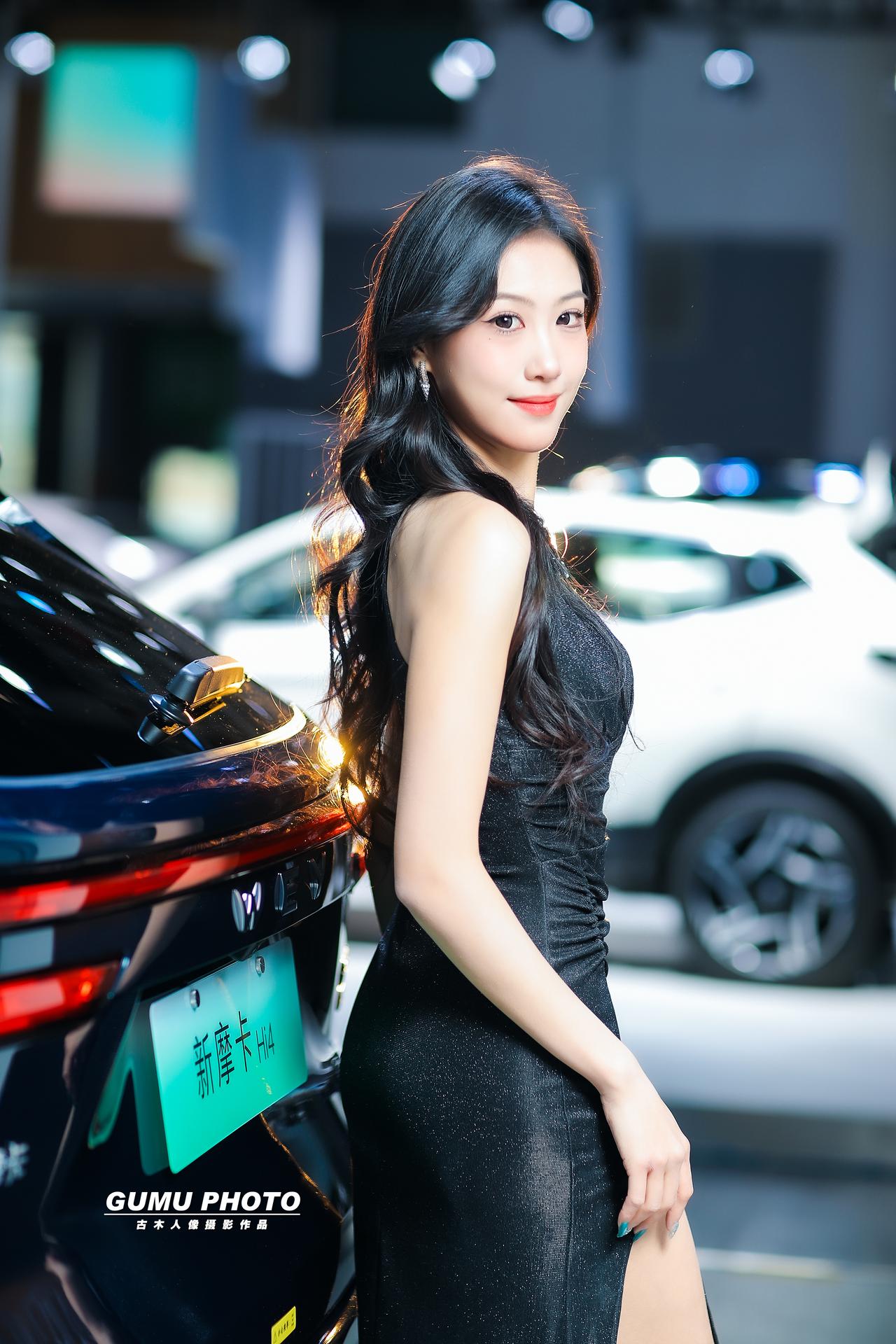 2025成都双十二车展长城展台模特小姐姐