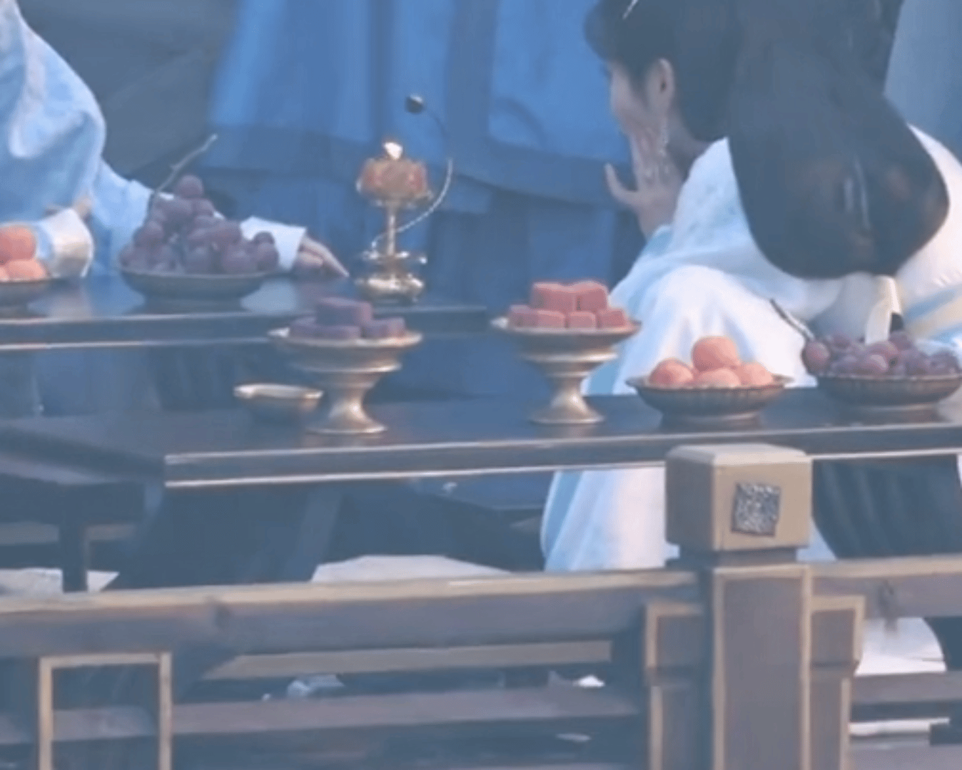 这是一款非常会鼓励自己的小孩儿吹灭蜡烛自己鼓掌 怎么那么可爱🥺 田曦薇