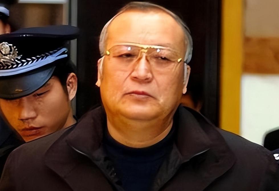 美国榨干了中国外逃贪官身上的油水，将具具干尸退给中国，门都没有。如果美国执意要将