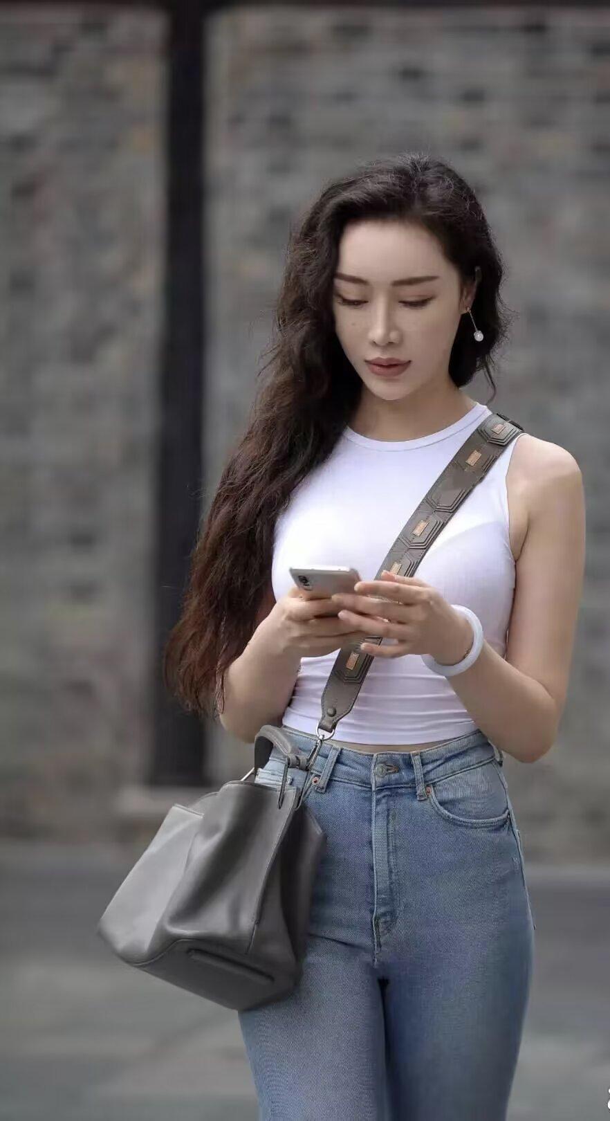 《荀子子道》中说：小人其未得也，则忧其不得；既已得之，又恐慌失之。是以有终身之忧