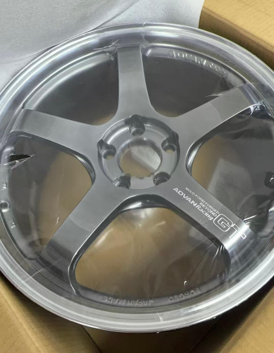 仓库寻宝系列： 全新阿迪王 GT ADVAN GT 19寸 9.5J ET38 