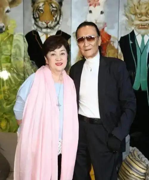 谢贤甄珍离婚，真相真是“谢贤花心”这么简单？

很多人提起谢贤和甄珍那段婚姻，第