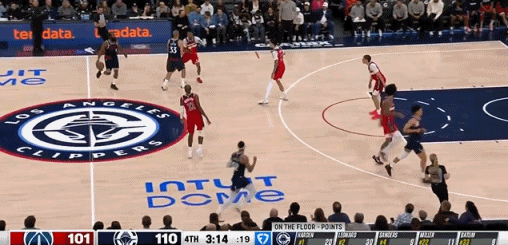 变向突破杀篮下造成犯规~！！ 