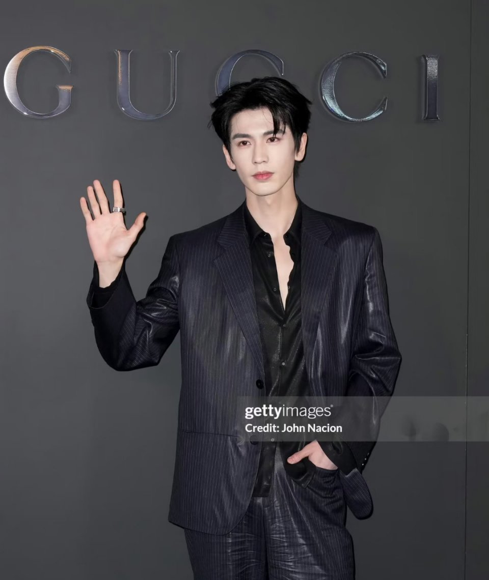 Gucci大秀张凌赫唯一受邀出席Gucci大秀国内艺人Gucci官号发的本次大秀