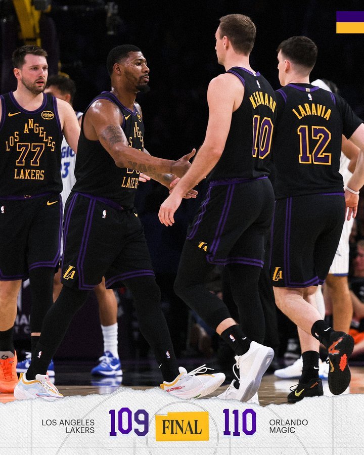 比赛输的很遗憾，东契奇最后时刻的的确确是犹豫了，最后把球传给了詹姆斯。有一些群体