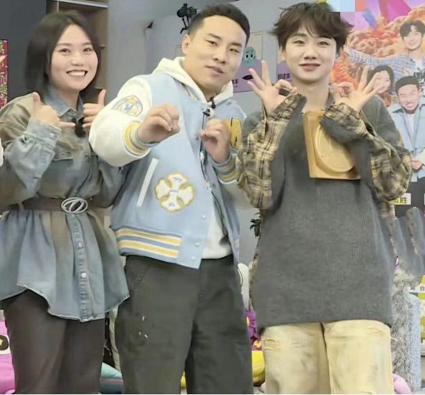 汪苏泷徐志胜李雪琴辽视春晚团建  看到汪苏泷、徐志胜、李雪琴参加辽视春晚的路透！