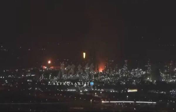 胡塞武装一枚弹道导弹击中沙特吉赞地区某处。延布地区也遭到胡塞导弹和无人机打击。图