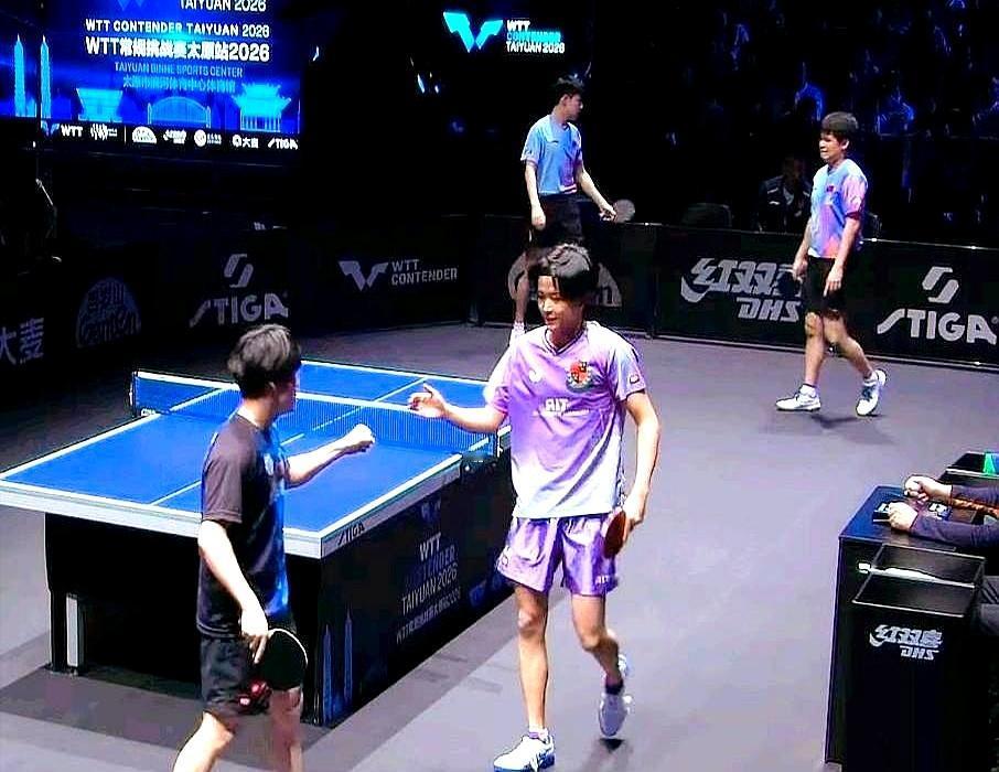 太原站男双上演大逆转！
 

林诗栋肩伤休战39天复出，只报名男双项目。搭档黄友