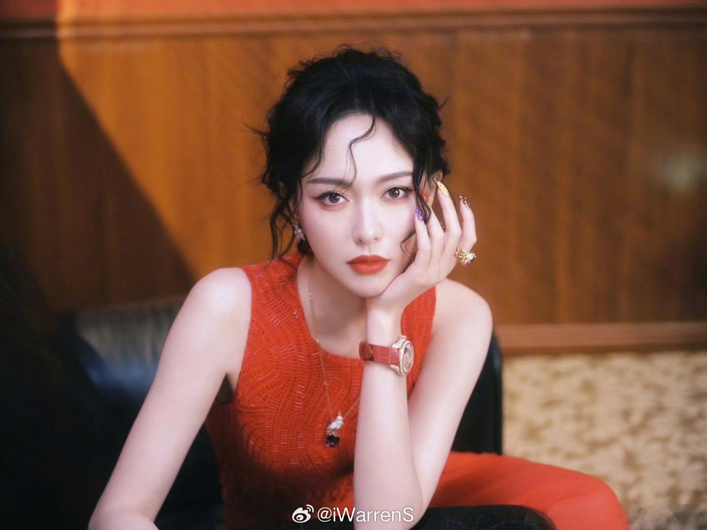 唐嫣w盛典红裙造型第二套出图啦！这也太漂亮了吧！[羞嗒嗒]唐嫣 花神降临 W盛典