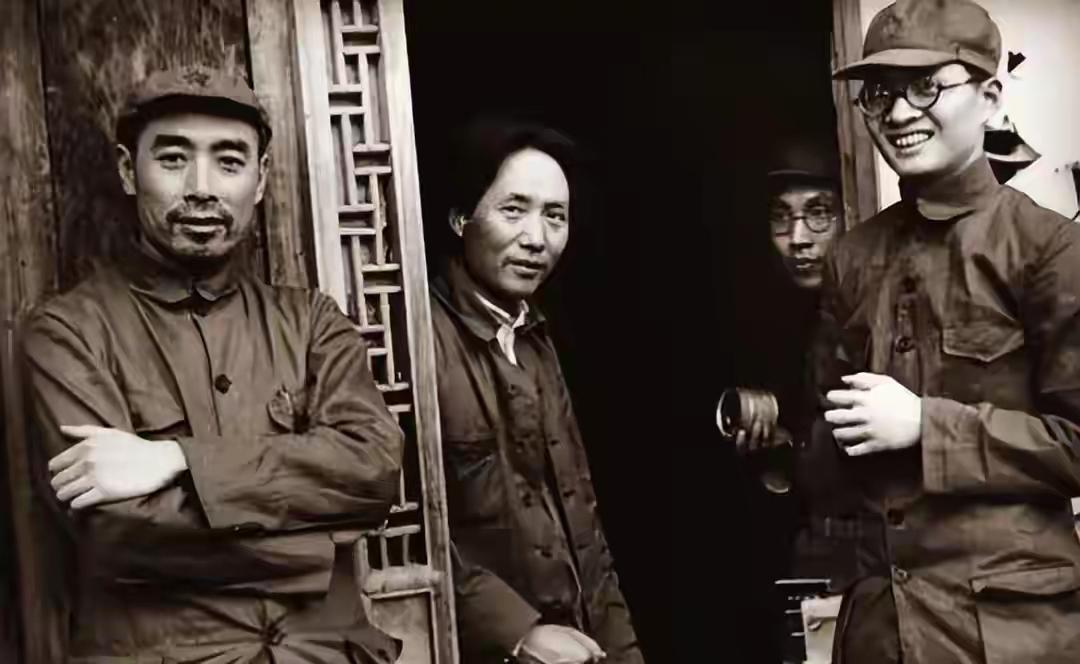 1953年，毛主席邀请恩人来北京观礼。见面后，毛主席突然发现不对劲，随后说了一句