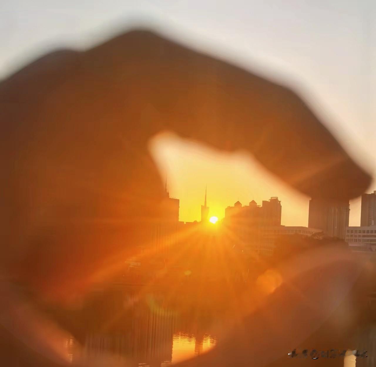 10.9万亿。

看到这个沉睡在账户里的数字，我不禁哑然失笑。

这么大体量的资