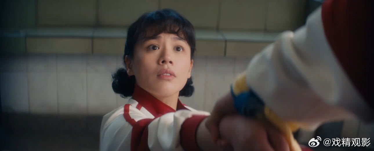 原来爸妈年轻时比我们还疯 马思纯白客黄明昊演一家三口真的太会选了，儿子翻出老妈日