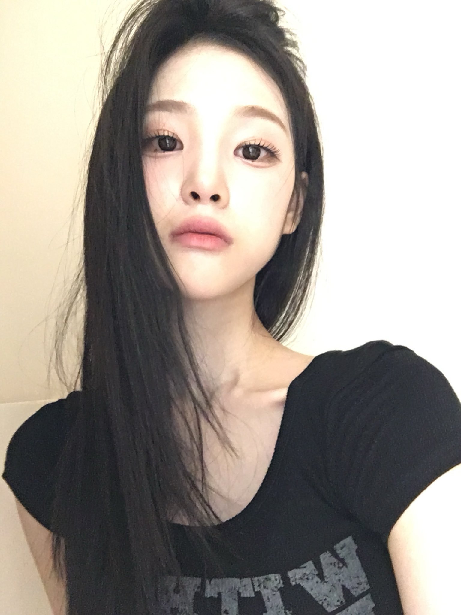 tripleS Jiyeon池谞娫 🖤 ​​​