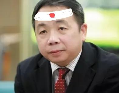 不扒不知道，
一扒吓一跳。
谁也想不到，原来叛徒石平的身份一直都不是很简单。
 