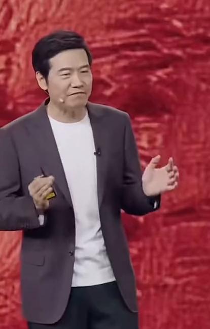 小米SU7成为了过去一年，二十万以上最畅销的轿车！

包括油车在内，最畅销的轿车