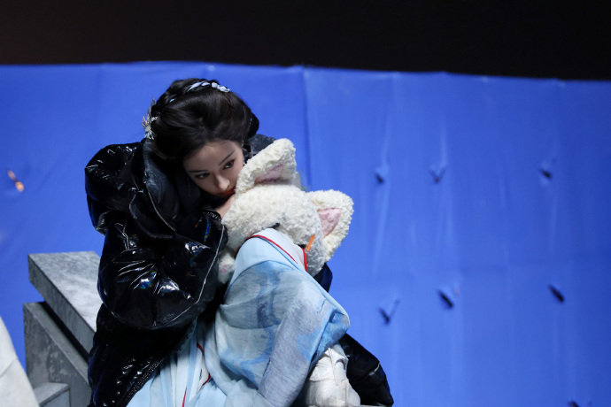 迪丽热巴贺小小可爱上线 贺小小人间版 迪丽热巴贺小小可爱上线，贺小小人间版，谁能