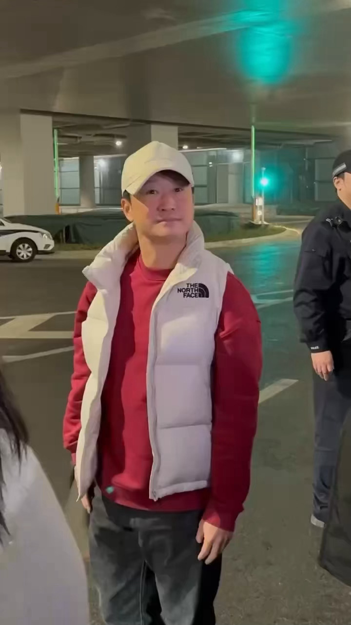 吴京饭撒的进化史从疑惑到试探，现在已蜕变成饭撒天才吴京：你看我几分像从前我申请比