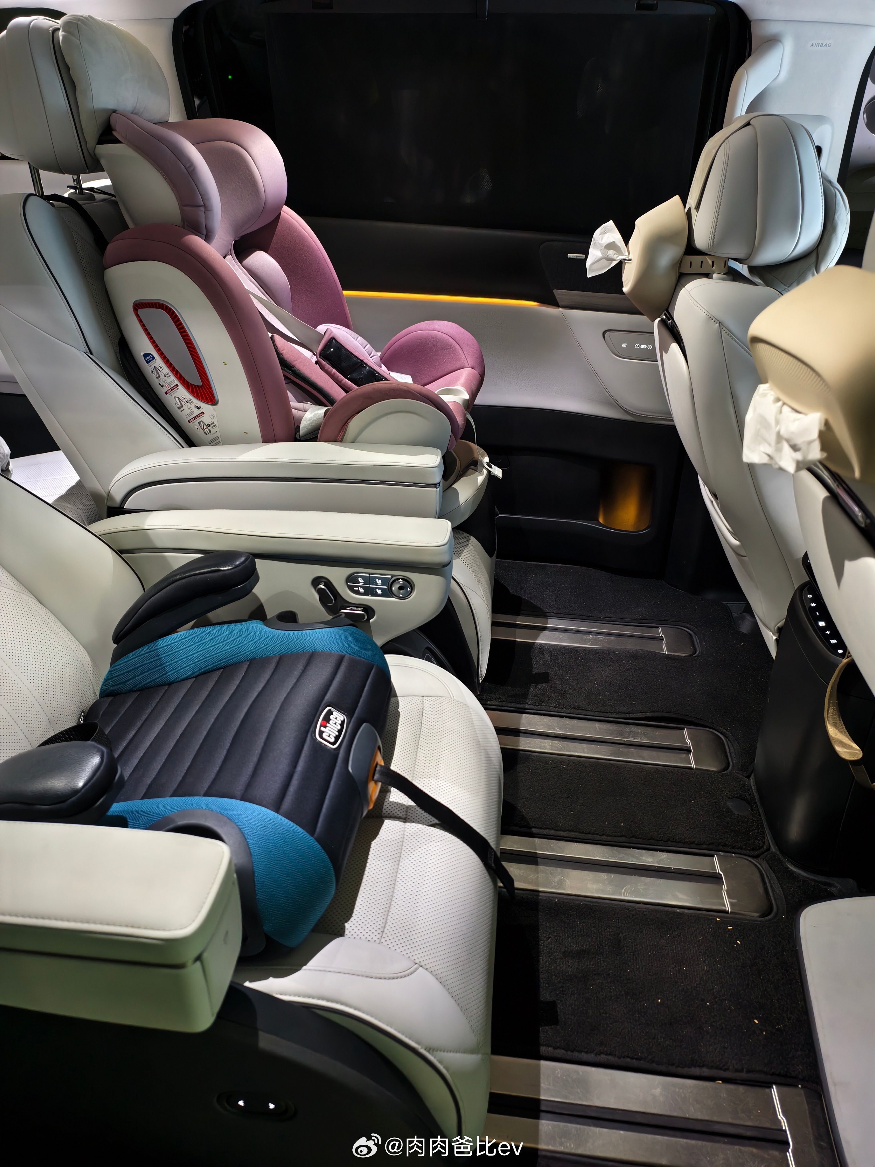 肉肉糖糖的超大二排已就绪每次节假日都感慨，这车太大太好用[耶]新能源汽车肉爸的小