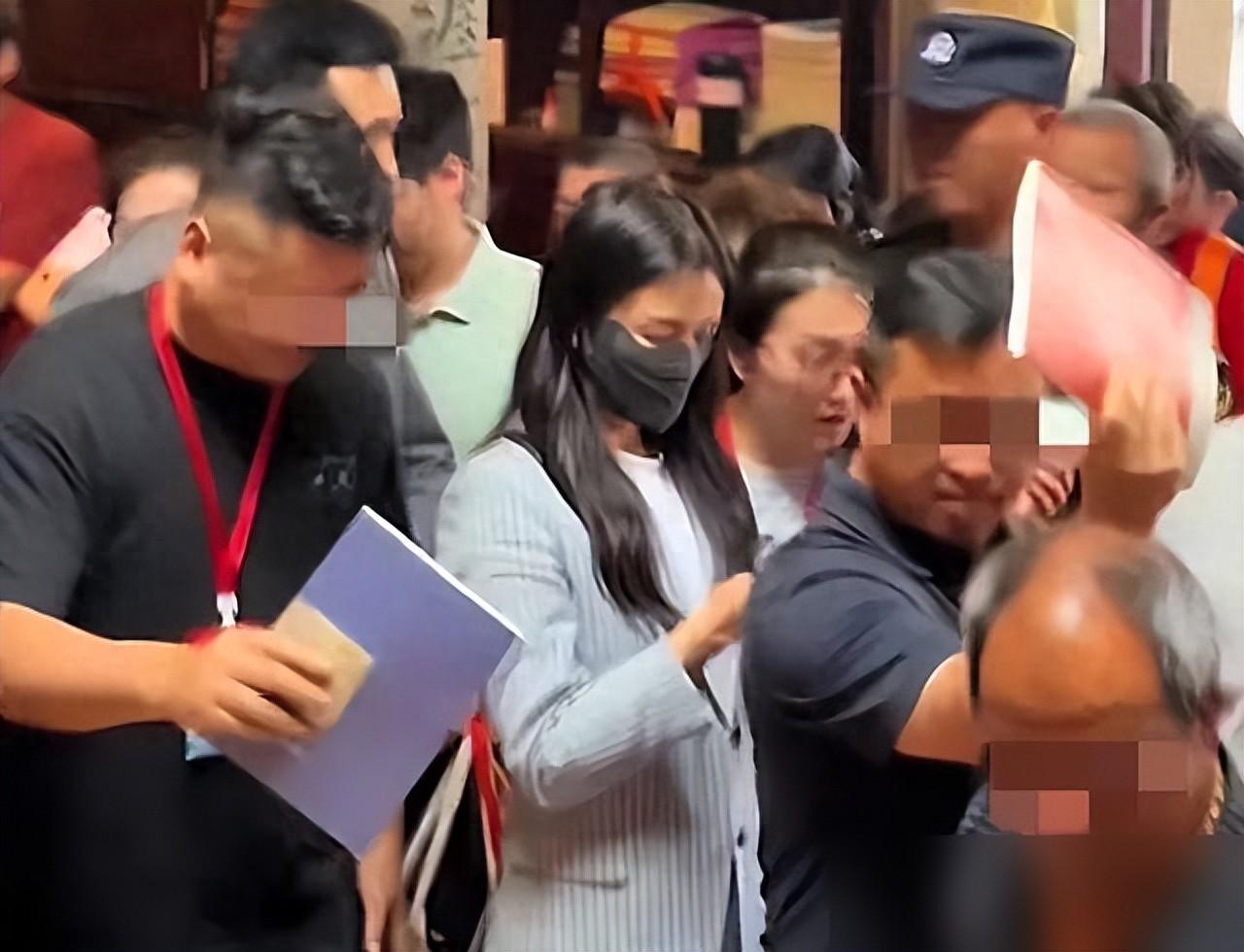 13年后再拿新身份！46岁刘涛凭啥让福建人这么服气？
家人们，4月20号那天，演