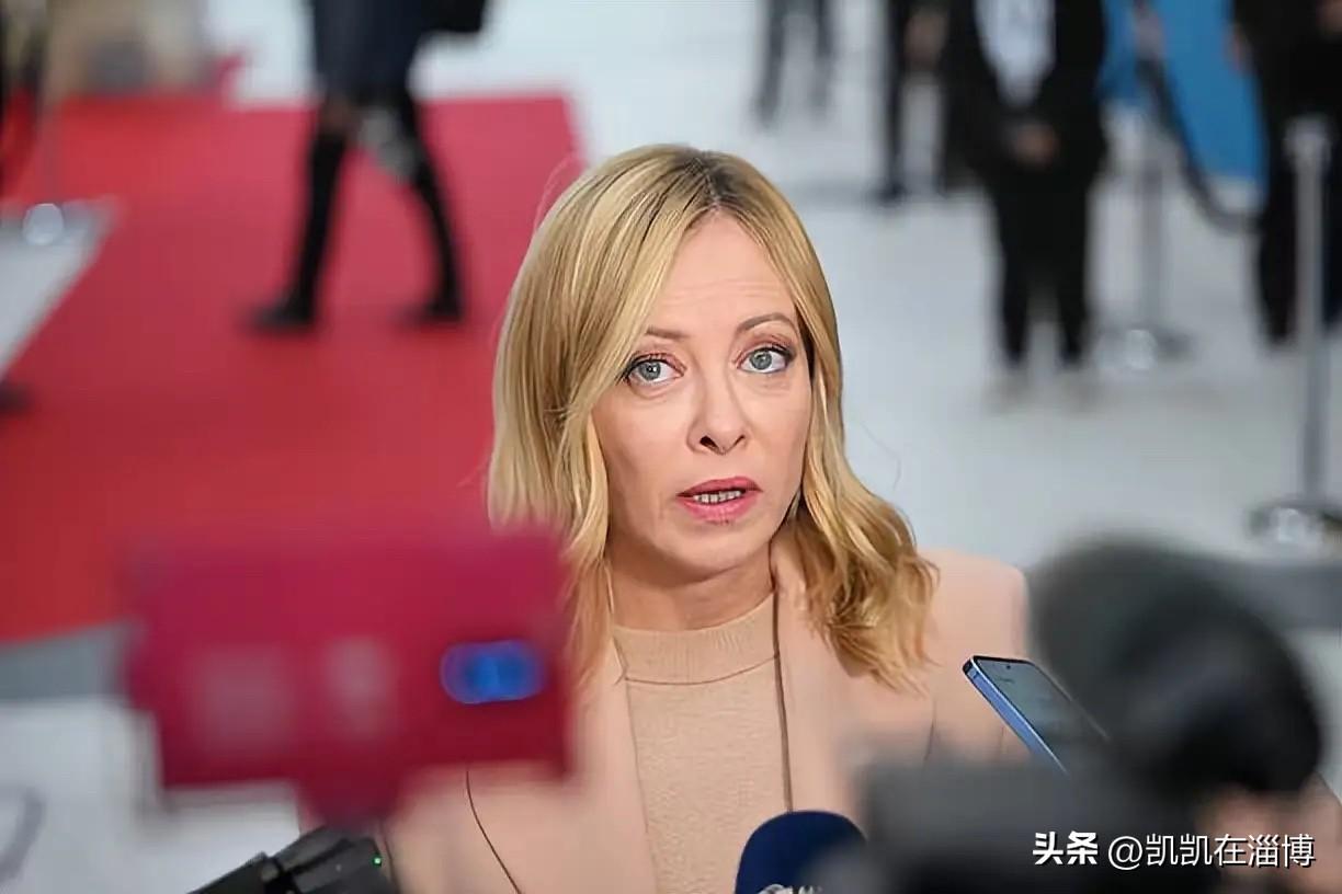 梅洛尼最出色的并不是她较好的外表，而是她那种身为上位者的气场和气质！即便是鲁比奥