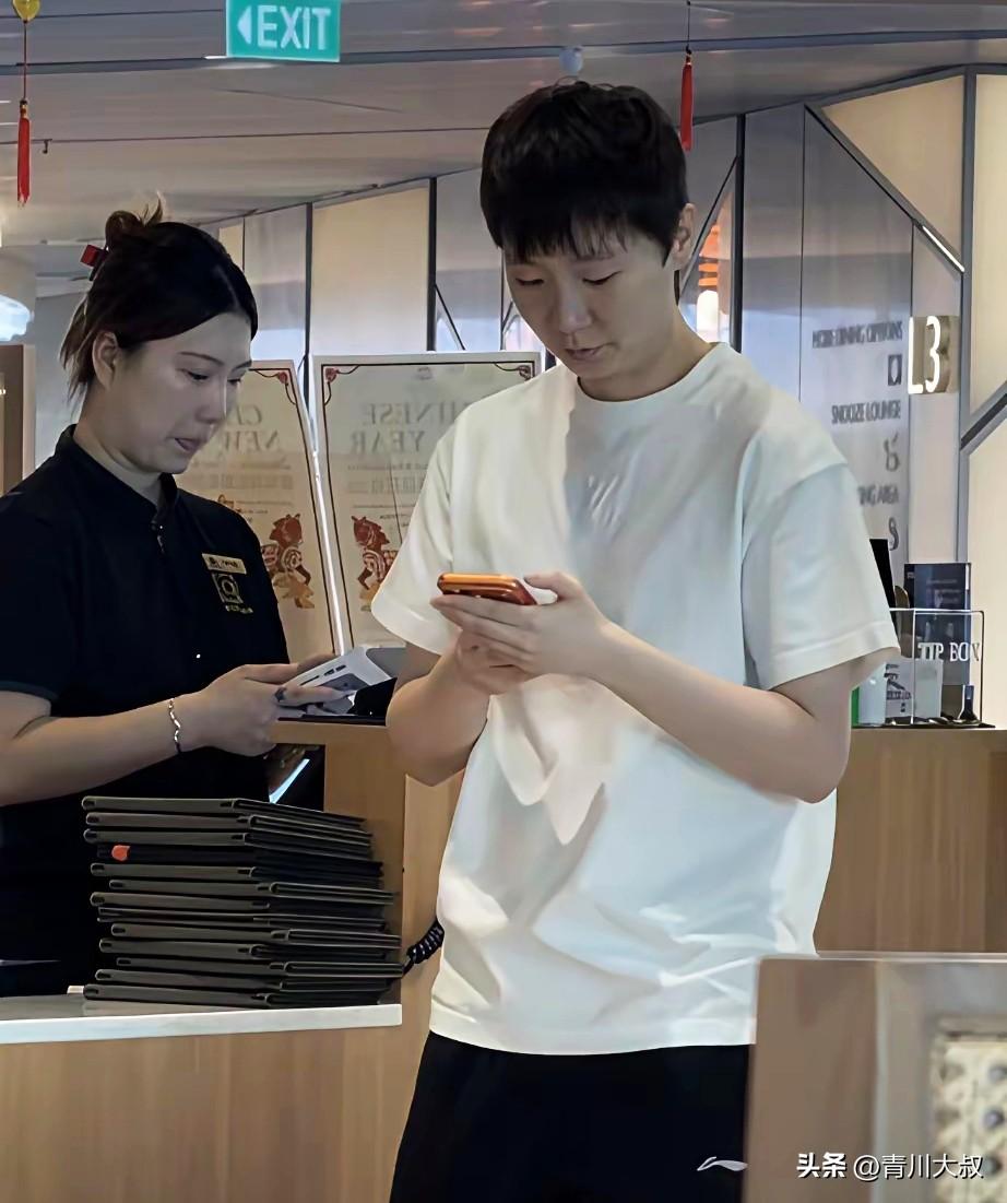 笑死我了！鳗鱼又被小姐妹逮住，宰了一顿！
国乒老规矩，谁赢谁请客？
这一群里面，