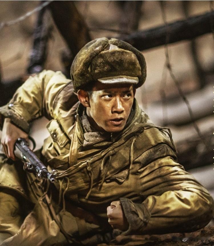 上甘岭新兵封神！21岁四川小伙首战慌神，瞅见美军指挥官心生一计，歼敌280多！