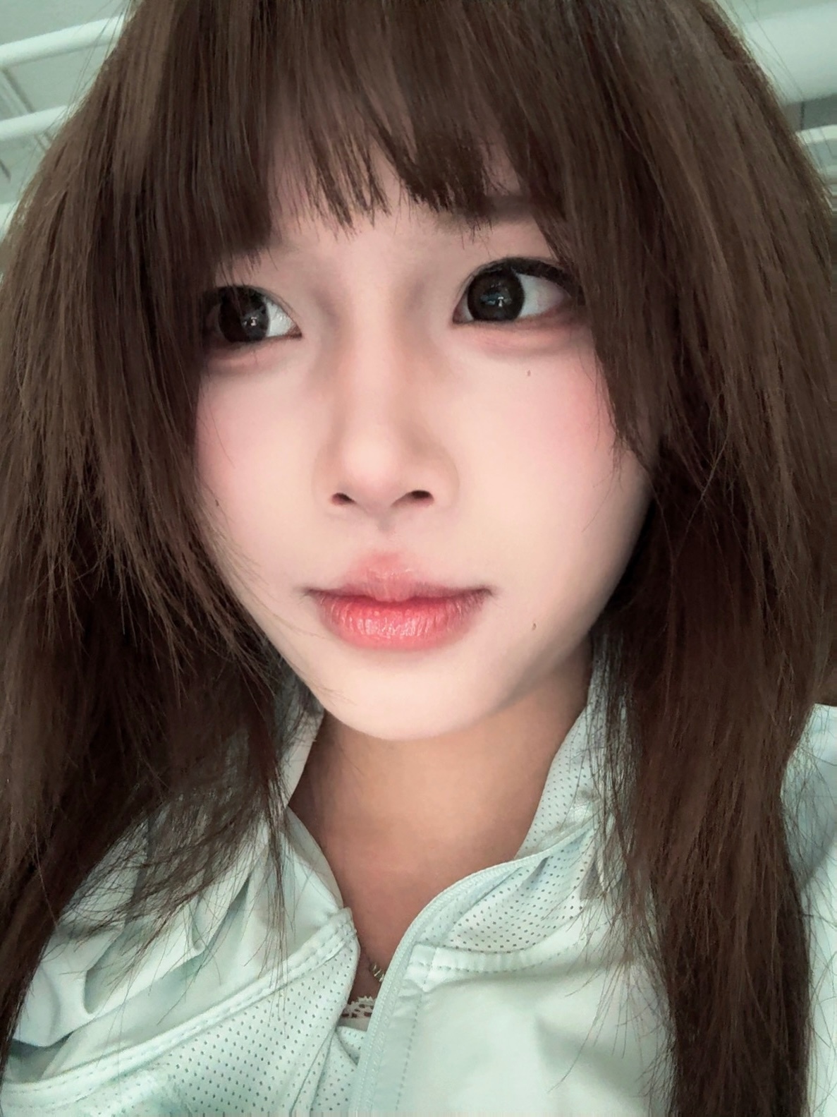 注意看！这个女生拿到了一套全新的Pocket 3，其实真的没必要在网上炫耀，这件