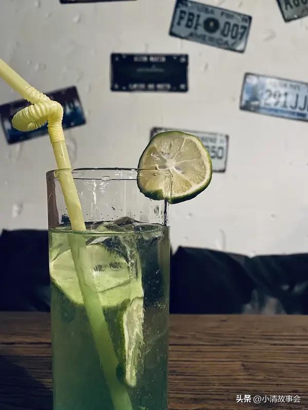 除了水，有不少饮品解渴效果一流。运动后选椰子水，它是天然电解质饮料，富含钾、钠、