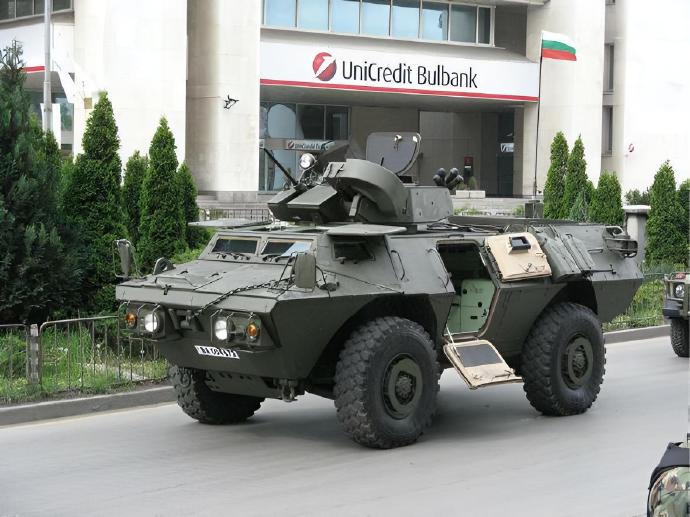 每天认识一件兵器 美国M1117装甲车M1117装甲车是美国达信海上和地面系统公
