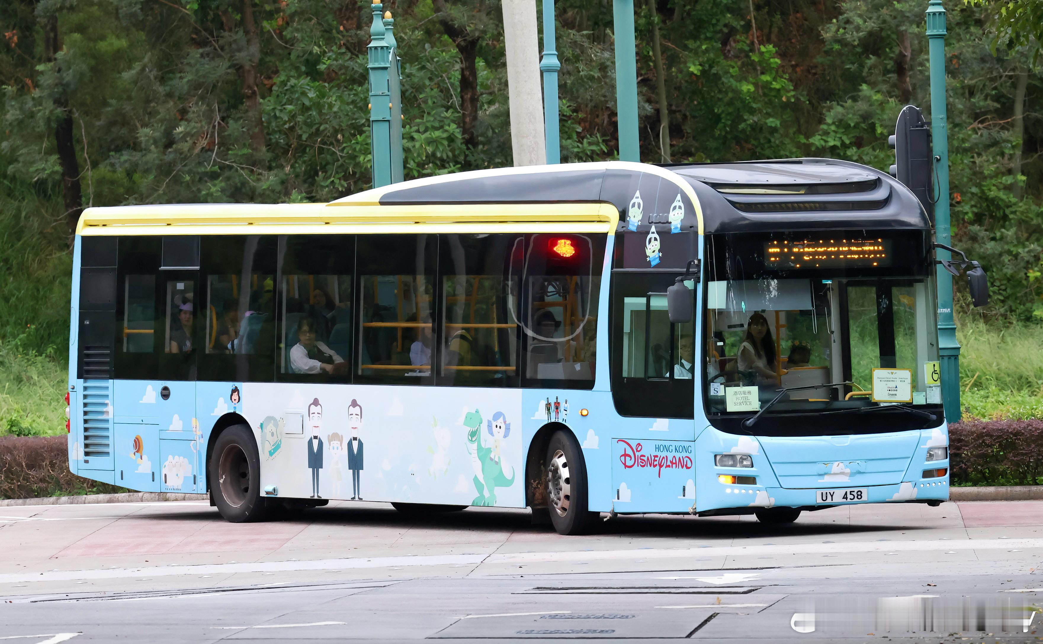 迪士尼·美丽卡通MAN这个酒店接驳车据说是可以免费乘坐的，这点比上海迪士尼不知道