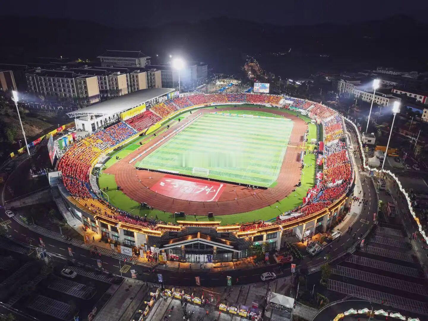 今晚五场“闽超”比赛，超8万人现场看球！三明（主）VS 福州  1:5  170