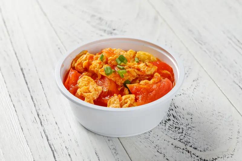 今天分享番茄炒蛋的做法

食材：番茄2个、鸡蛋3个、食盐、白糖、葱花适量
步骤：