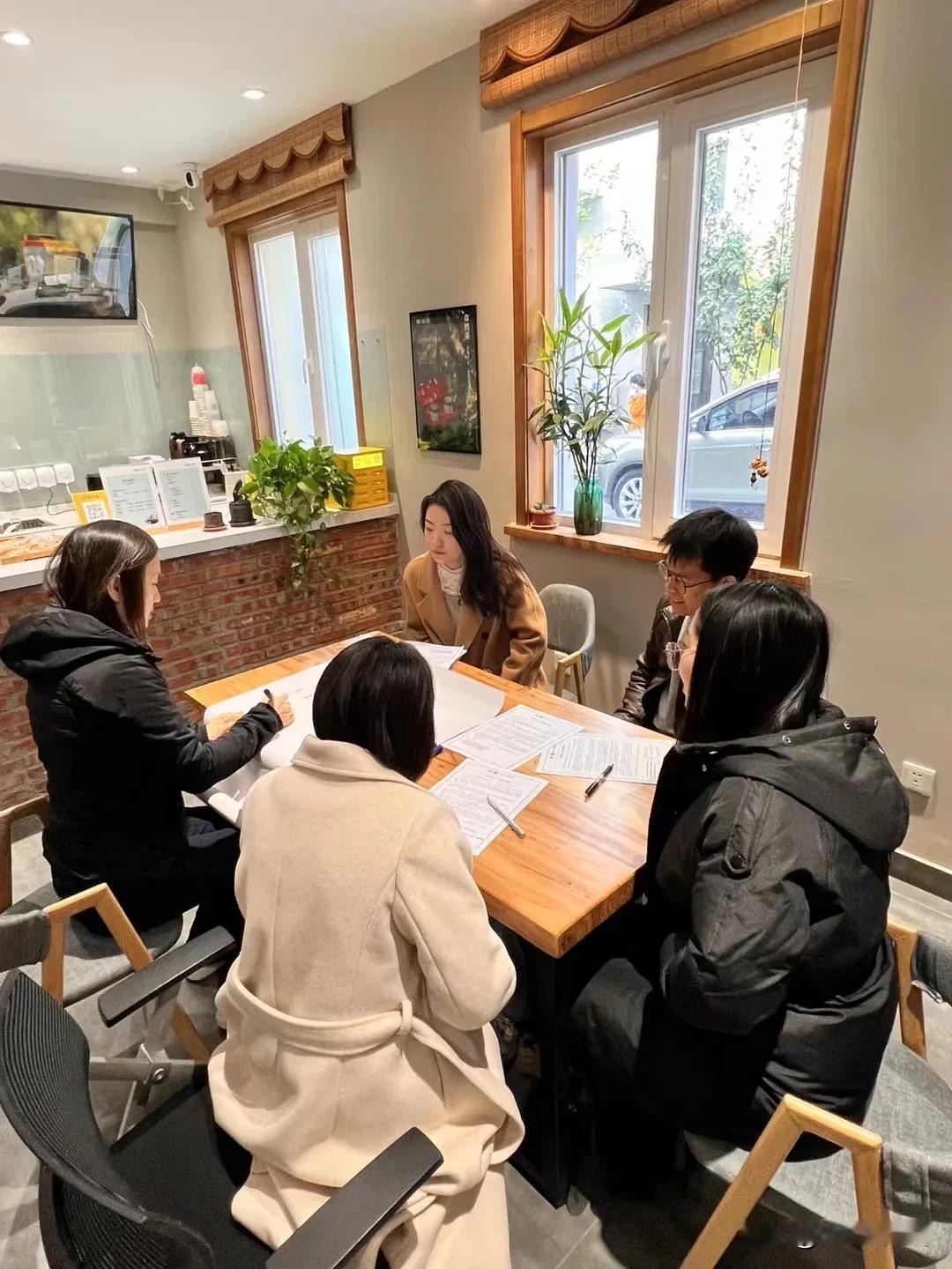 老板不知道又从哪取的经，号称公司现在的人员普遍存缺少创新和冲劲，于是下命令要求h