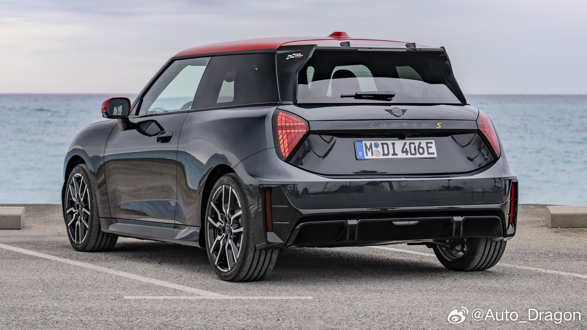 新电动MINI JCW发布了，JCW变成了纯外观套件，搭载了和普通MINI SE