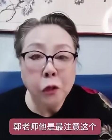 吴前的“超巨”滤镜，碎了！
新疆这盆冷水，浇得他眼睛都清澈了。
所谓“浙江库里”