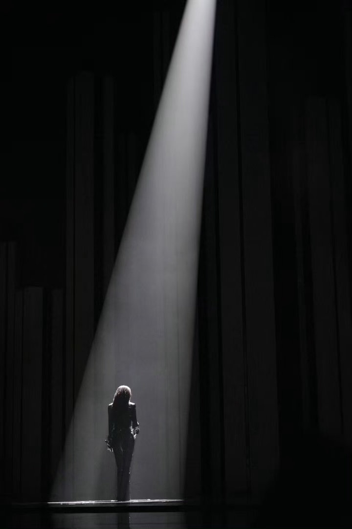 徐洁儿回应浪姐小考第一雨爱组真的是太争气了啊！徐洁儿也回应了拿下第一了啊！姐这个