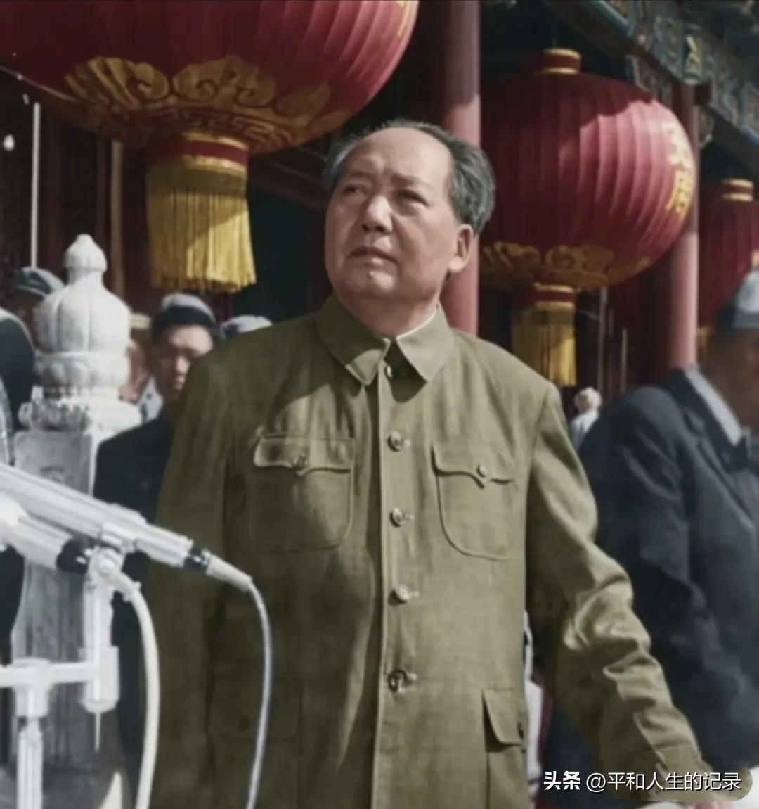 要服就服伟大领袖开国者，两袖清风，一心为民，敢于对外斗争，打出属于中国的威风，没