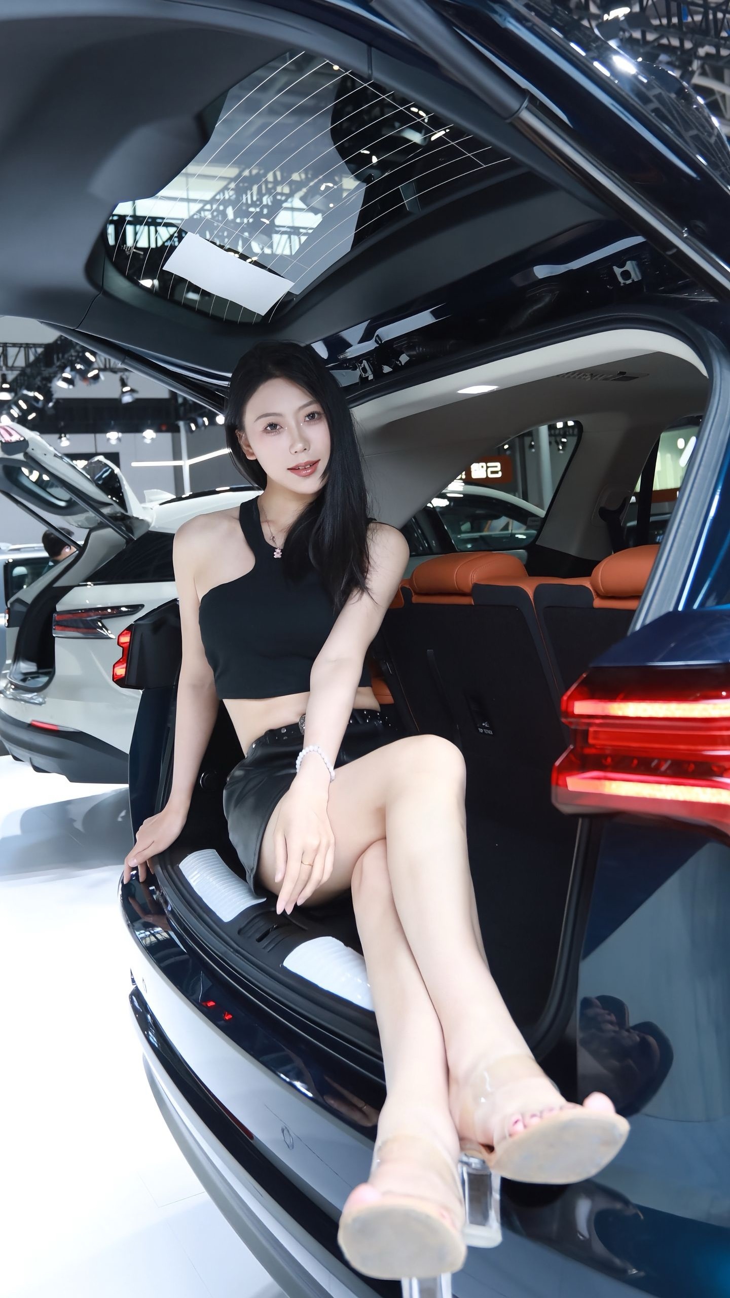 六座七座的SUV必定要缩小后备箱的空间[doge] ​​​