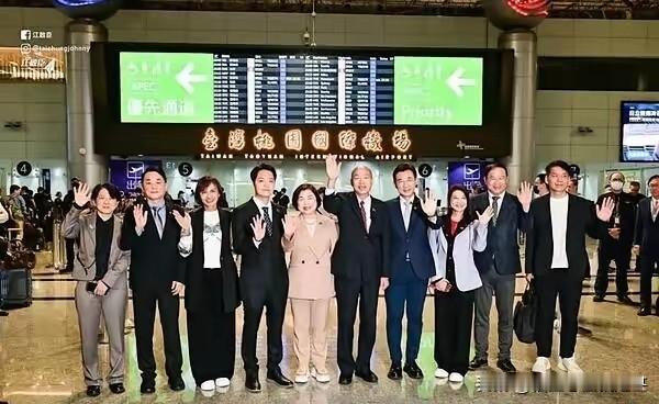 韩国瑜刚刚协调蓝、绿、白小派派们完成7800亿军购案通过，此军购案的通过，也让人