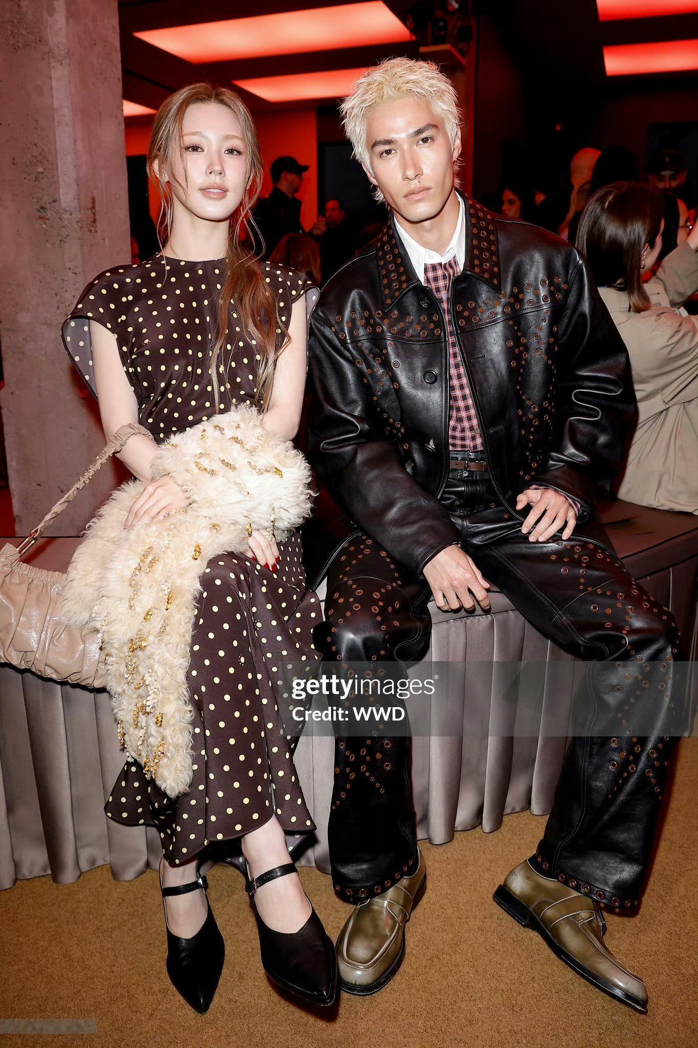 赵美延、米卡米兰时装周合照生图 