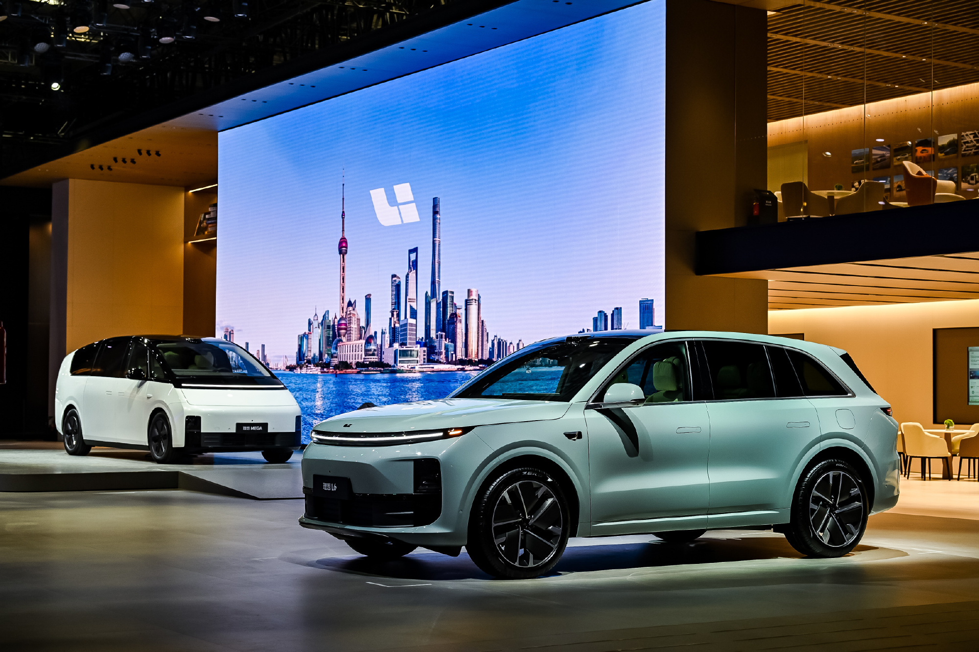 理想启动“门店合伙人计划”，头部门店已试点。说白了就是给店长更大权力，让线下渠道