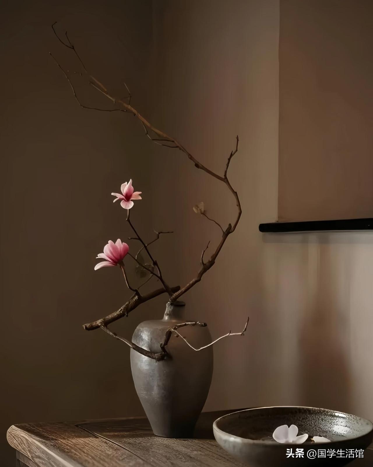 揭穿一条骗了无数人的一生的毒道理：凡事总替别人换位思考的人，最后往往输得最彻底、